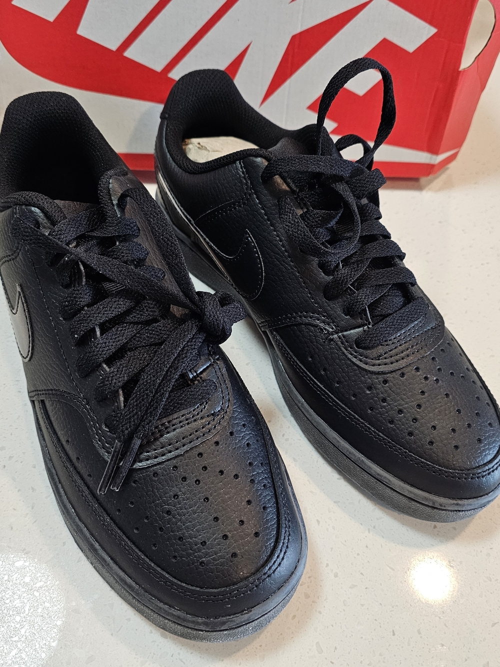 Nike Woman Black Leather Low-Top Sneakers